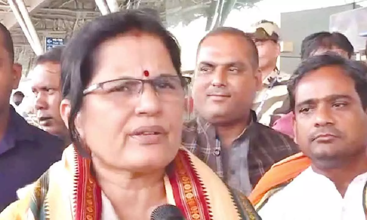 ନୂଆପଡାରେ ମୋହନ ମ୍ୟାଜିକ,ସୁଭଦ୍ରା ଭଉଣୀଙ୍କୁ ଧନ୍ୟବାଦ ଦେଲେ ଉପମୁଖ୍ୟମନ୍ତ୍ରୀ ପ୍ରଭାତୀ ପରିଡା 