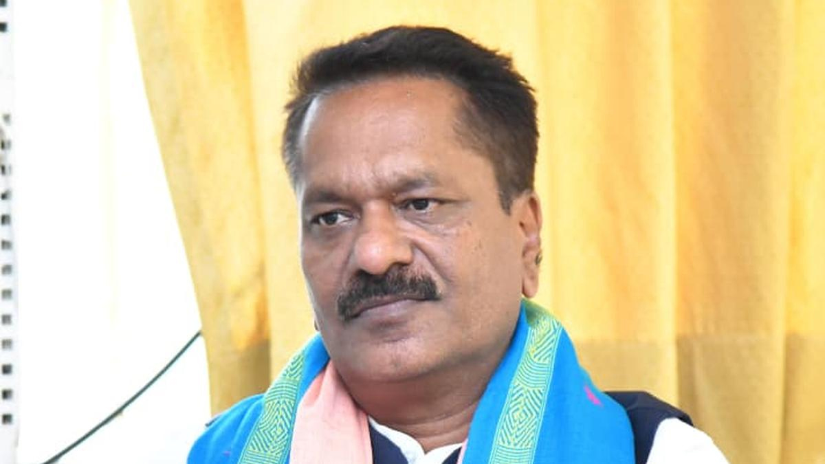 ଆସାମ ମନ୍ତ୍ରୀଙ୍କ ‘କଲିଫ୍ଲାୱାର’ ପୋଷ୍ଟ୍‌କୁ ନେଇ ବଡ଼ ବିବାଦ