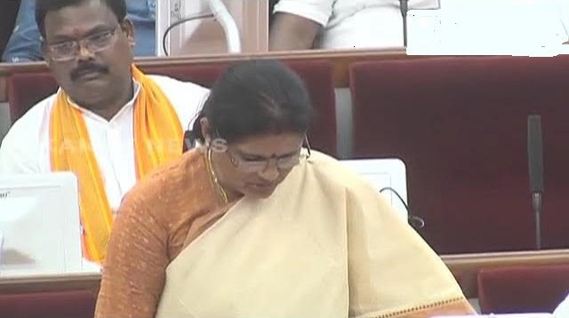 ଅଙ୍ଗନବାଡି କେନ୍ଦ୍ରକୁ ନେଇ ଗୃହରେ ତଥ୍ୟ ରଖିଲେ ଉପମୁଖ୍ୟମନ୍ତ୍ରୀ ପ୍ରଭାତୀ ପରିଡା 