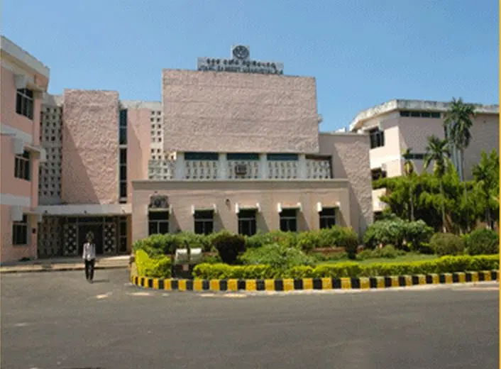 ରାଜରାସ୍ତା ଅବରୋଧ କଲେ ସଂଗୀତ ମହାବିଦ୍ୟାଳୟ ଛାତ୍ରଛାତ୍ରୀ 