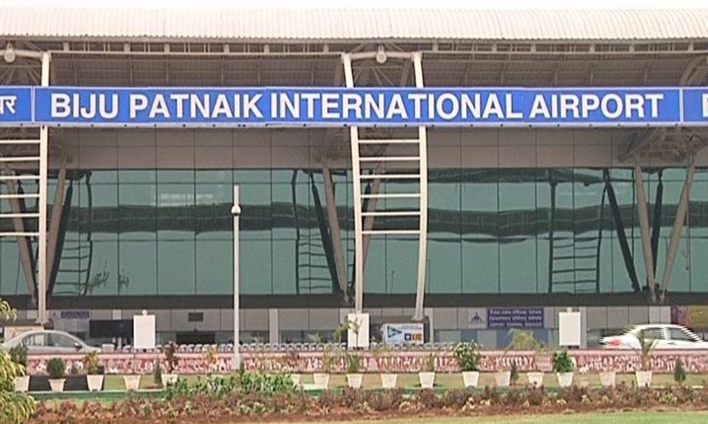 ଉଡ଼ାଣରେ ବିଳମ୍ବ ଯୋଗୁଁ ଭୁବନେଶ୍ୱର ବିମାନ ବନ୍ଦରରେ ଉତ୍ତେଜନା 
