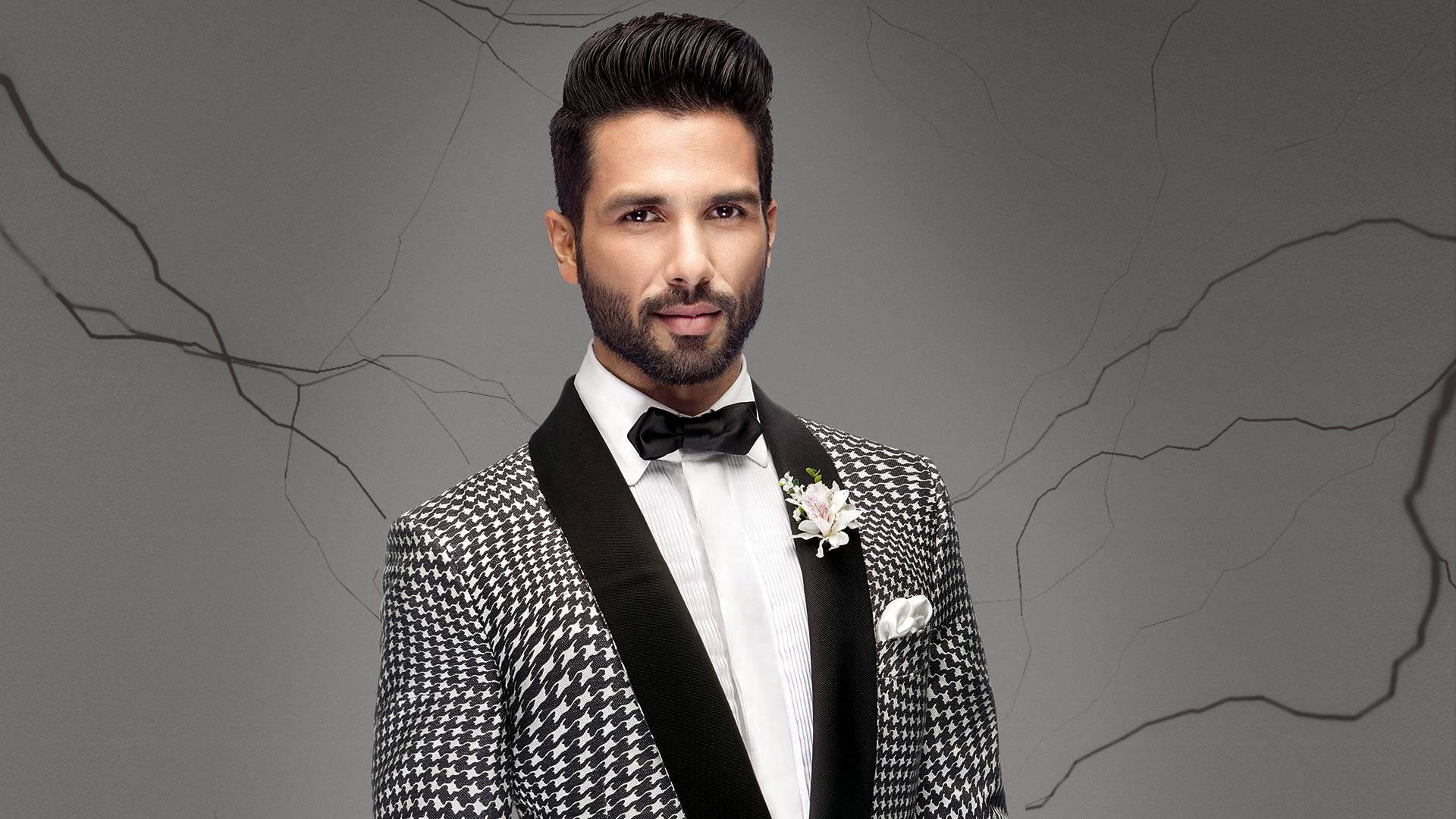 https://www.samayalive.in/media/2026-01/shahid-kapoor-in-tuxedo-f3atoetvdefr45n2.jpg