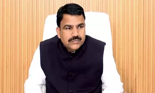 ପାଠ୍ୟ ପୁସ୍ତକରେ ତ୍ରୁଟିକୁ ନେଇ ପ୍ରତିକ୍ରିୟା ରଖିଲେ ଗଣଶିକ୍ଷା ମନ୍ତ୍ରୀ