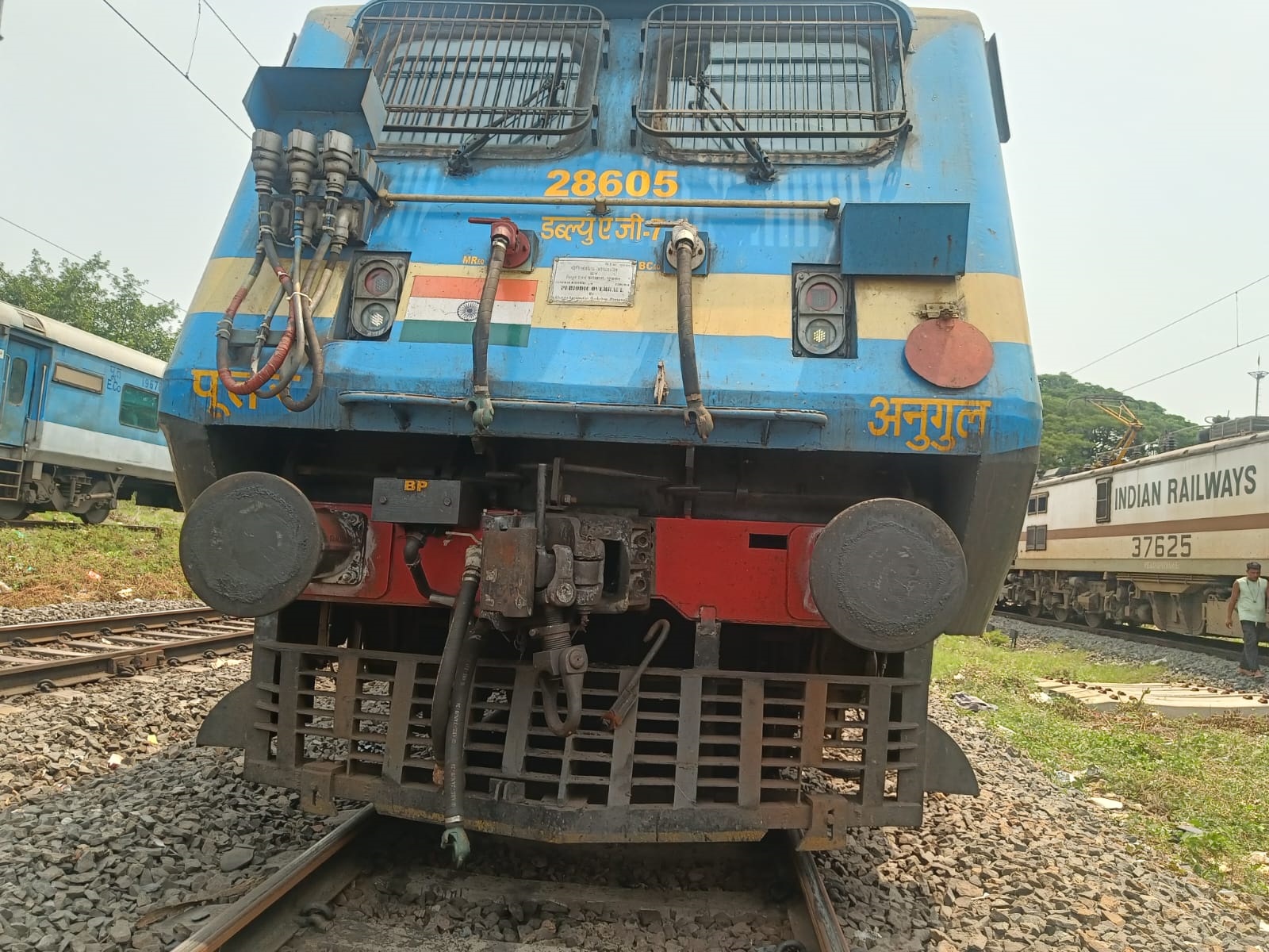 ଝାରପଡ଼ା ନିକଟ ରେ ୨ ଟ୍ରେନ ମୁହାଁମୁହିଁ