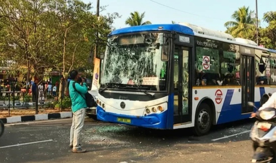 ଶ୍ରୀୟା ଛକ ରେ ଆମ ବସ ଧକ୍କାରେ ବାଇକ ଆରୋହୀ ଗୁରୁତର