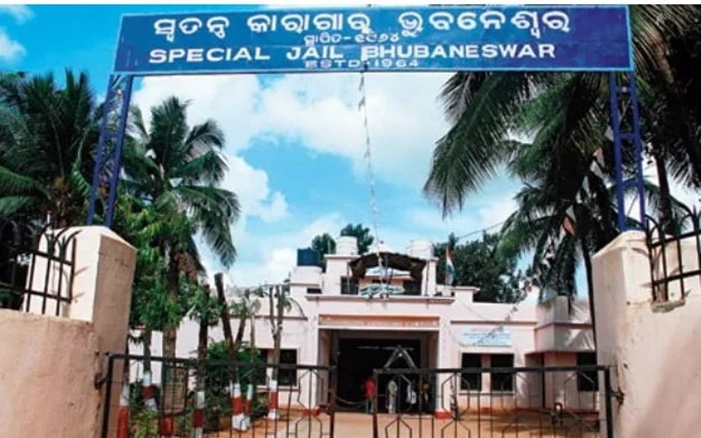 ଔଷଧ ଖାଇ ଝାରପଡା ଜେଲ ରେ ୭ କଏଦୀ ଅସୁସ୍ଥ
