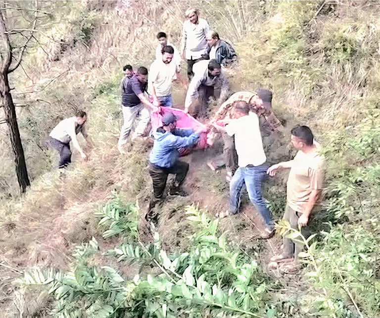 ଉତ୍ତରାଖଣ୍ଡରେ ଗଭୀର ଖାଇକୁ କାର୍‌ ଖସି ୪ ମୃତ
