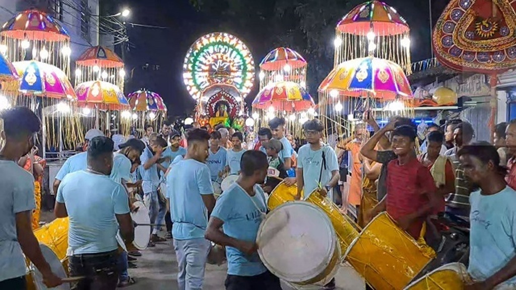 ଦେବ ଦମ୍ପତିଙ୍କ ବିବାହ ପାଇଁ ଉତ୍ସବ ମୁଖର  ସମ୍ବଲପୁର ସହର