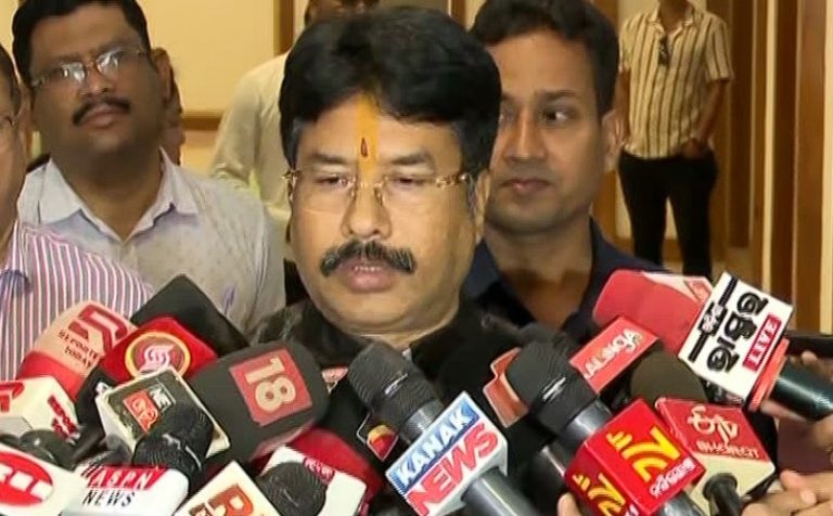 ବଡ଼ ଡ୍ରେନ୍‌ ପାର୍ଶ୍ୱରେ ହେବ ସୁରକ୍ଷା ବ୍ୟାରିକେଡ୍‌ ବ୍ୟବସ୍ଥା - ମନ୍ତ୍ରୀ