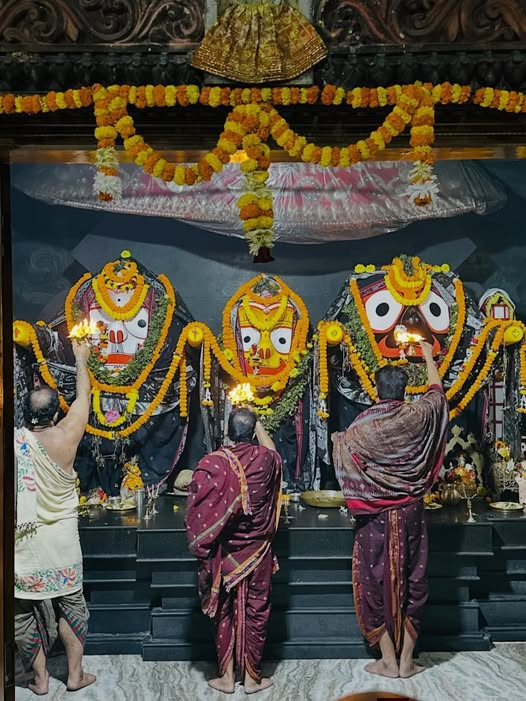ରତ୍ନସିଂହାସନ