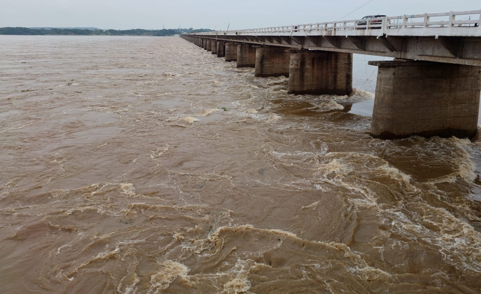 ଆଜି ମହାନଦୀରେ ଆସିବ ମଧ୍ୟମ ଧରଣର ବନ୍ୟା , ତଳିଆ ଅଞ୍ଚଳ ପାଇଁ ସତର୍କ ସୂଚନା