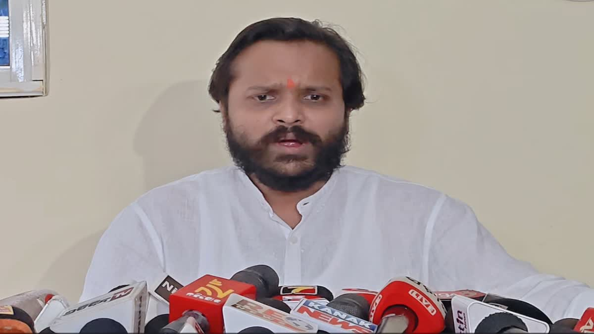ବିଜେପି ପାର୍ଟି ଅଫିସରେ ସୌଭିକ ବିଶ୍ୱାଳ !