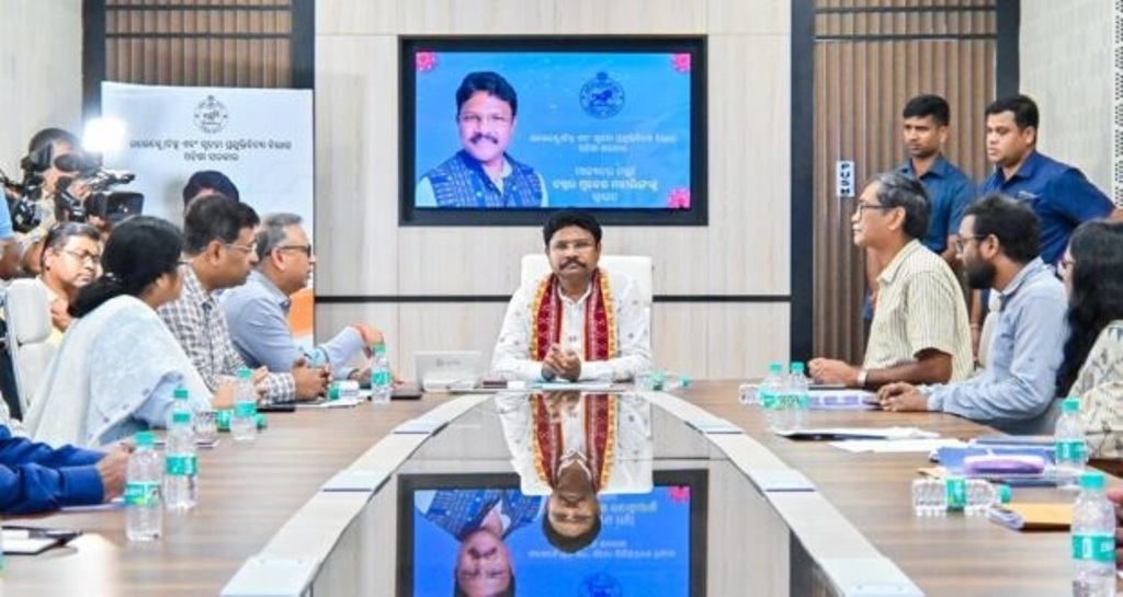 କୋଭିଡ ସତର୍କତା ,ସ୍ୱାସ୍ଥ୍ୟମନ୍ତ୍ରୀଙ୍କ ଜରୁରୀ କାଳୀନ ବୈଠକ