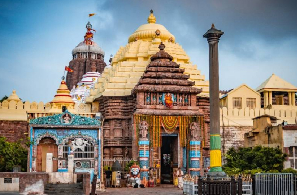 ସୁରକ୍ଷାବଳୟକୁ ଭେଦି ଶ୍ରୀମନ୍ଦିର ଅଳାଁ ବେଢାକୁ ଚଢିଗଲେ ଯୁବକ