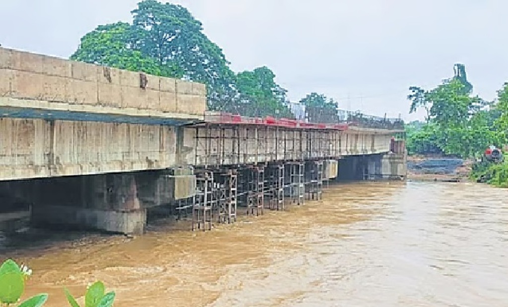 ବିପଦ ସଙ୍କେତ ଛୁଇଁଲା ଜଳକା