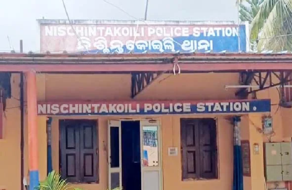 ବିବାହକୁ ମାସଟିଏ ନପୂରୁଣୁ ସ୍ତ୍ରୀଙ୍କୁ ହତ୍ୟା କରି ସ୍ୱାମୀ ଫେରାର