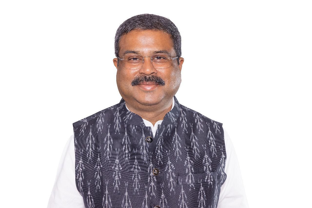ସମ୍ବଲପୁର ଗଙ୍ଗାଧର ମେହେର ବିଶ୍ୱବିଦ୍ୟାଳୟରେ C-DAC କେନ୍ଦ୍ର ପ୍ରତିଷ୍ଠା କରିବା ସହ STPIର ସମ୍ପ୍ରସାରଣ ପାଇଁ ଅନୁରୋଧ କଲେ ଧର୍ମେନ୍ଦ୍ର ପ୍ରଧାନ