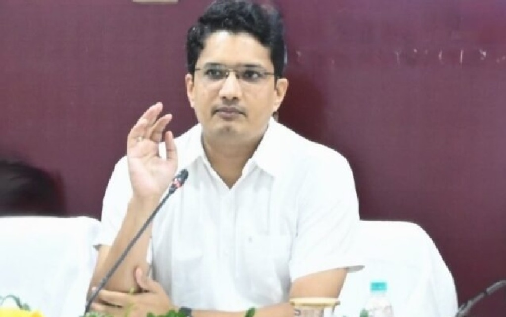 ୩ ରେ ହାଇକୋର୍ଟରେ ହାଜର ହେବେ କଟକ ଜିଲ୍ଲାପାଳ