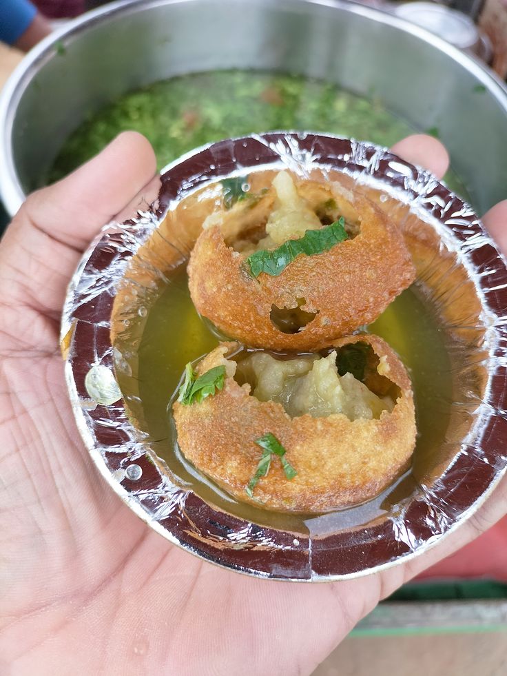 ଗାଁରେ ଗୁପଚୁପ ଖାଇବା ମନା