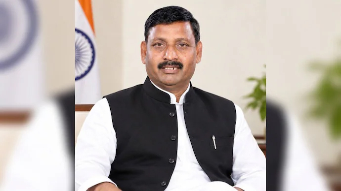 ରାଜ୍ୟସଭା ଟିକେଟ୍ ନମିଳିବାରୁ ବିଜେପି ଛାଡ଼ି ସମାଜବାଦୀ ପାର୍ଟିରେ ଯୋଗଦେଲେ ୟୁପିର ପୂର୍ବତନ ମନ୍ତ୍ରୀ ଧର୍ମେନ୍ଦ୍ର କଶ୍ୟପ