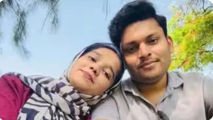 ‘ଆମେ ଏହି ଦୁନିଆ ଛାଡ଼ି ଚାଲିଯାଉଛୁ’:  ନିଯୁକ୍ତିଦାତାଙ୍କୁ ଇମେଲ୍ ପଠାଇଲେ ଟେକି, ପରେ ପତ୍ନୀଙ୍କ ସହ ମିଳିଲା ମୃତଦେହ
