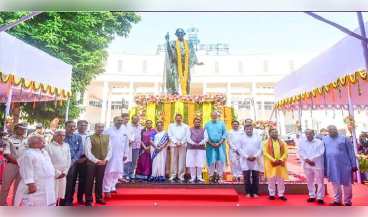 ଗାନ୍ଧିଜୀ ଏବଂ ଶାସ୍ତ୍ରୀ ଜୟନ୍ତୀରେ ଶ୍ରଦ୍ଧାଞ୍ଜଳି ଜଣାଇଲେ ରାଜ୍ୟପାଳ , ମୁଖ୍ୟମନ୍ତ୍ରୀଙ୍କ ସହ ନେତୃବୃନ୍ଦ