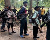 ଆତ୍ମସମର୍ପଣ କଲେ ୧୦ ମାଓବାଦୀ,ମୁଣ୍ଡ ଉପରେ ଥିଲା ୬୫ ଲକ୍ଷ ପୁରସ୍କାର ରାଶି 