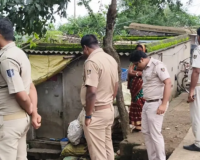 ଜଗତସିଂହପୁରରେ ବାଂଲାଦେଶୀଙ୍କ ଜବରଦଖଲ ଉଚ୍ଛେଦ,୪ ପ୍ଲାଟୁନ ପୋଲିସ ମୁତୟନ 