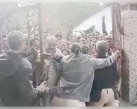  ନାବାଳିକା ଦୁଷ୍କର୍ମ ଓ ହତ୍ୟା ଅଭିଯୁକ୍ତର ଘର ଭାଙ୍ଗିଦେଲେ ଉତ୍ୟକ୍ତ ଲୋକେ 