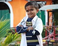 ଚର୍ଚ୍ଚାରେ ୩ ଫୁଟିଆ ଡାକ୍ତର