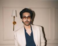 ଆକ୍ଟିଂ ଡେବ୍ୟୁ