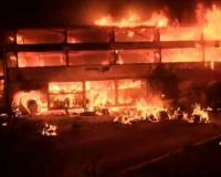 ଆନ୍ଧ୍ର ପ୍ରଦେଶରେ ଟ୍ରକ୍‌କୁ ଧକ୍କା ଦେଇ ବସ୍‌ ଜଳିଗଲା, ୩ ମୃତ