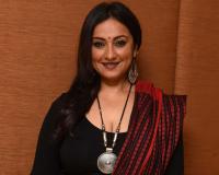 ଭିନ୍ନ ଅବତାରରେ ଦିବ୍ୟା