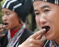 ଦାନ୍ତକୁ କରାଯାଇଥାଏ କଳା