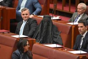 ସଂସଦରେ ଅଷ୍ଟ୍ରେଲୀୟ ସାଂସଦଙ୍କ ବୁର୍ଖା ପିନ୍ଧାକୁ ନେଇ ବିବାଦ