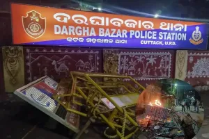 ଛୁରୀ ଭୁସି ବାପା-ମା'ଙ୍କୁ ହତ୍ୟା କଲା ନୃଶଂସ ପୁଅ 