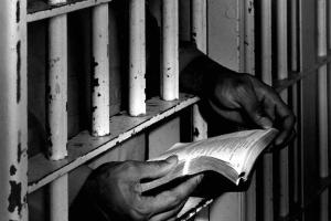 ବହି ପଢିଲେ କମିବ ଦଣ୍ଡ