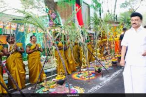 ୨ କୋଟିରୁ ଅଧିକ ରାସନ କାର୍ଡଧାରୀଙ୍କ ପାଇଁ ଷ୍ଟାଲିନଙ୍କ ୩,୦୦୦ ଟଙ୍କାର ପୋଙ୍ଗଲ ଉପହାର