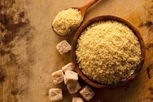 ଲାଲ୍ ଚିନିର ଉପକାରିତା