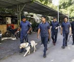 ସମ୍ବଲପୁର,ଦେବଗଡ଼ ଏବଂ କଟକ ଜିଲ୍ଲା କୋର୍ଟକୁ ବୋମା ଧମକ 