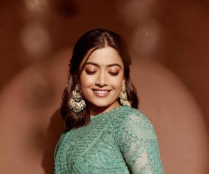 ଭିନ୍ନ ଏକ ପ୍ରେମକାହାଣୀ