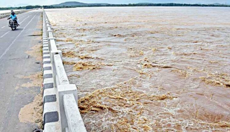 ମୁଣ୍ଡଳୀରେ ପହଁଚିଲା ପ୍ରଥମ ବନ୍ୟାଜଳ,ତଳିଆ ଅଞ୍ଚଳରେ ବନ୍ୟା ଆଶଙ୍କା