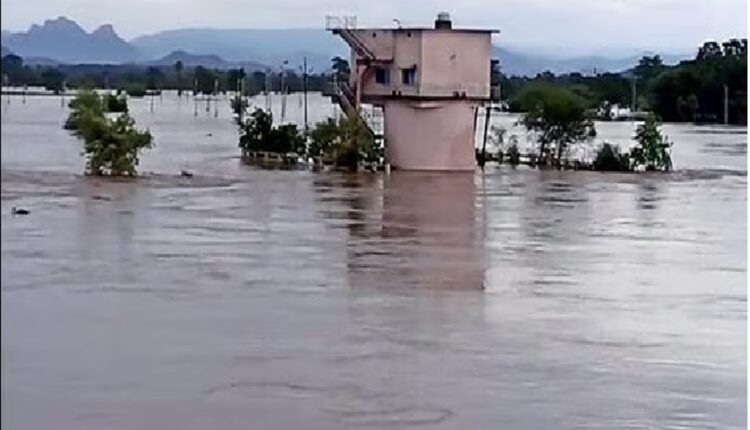 ସମ୍ଭାବ୍ୟ ବନ୍ୟା ସ୍ଥିତିକୁ ନେଇ ଏସଆରସିଙ୍କ ସମୀକ୍ଷା ବୈଠକ