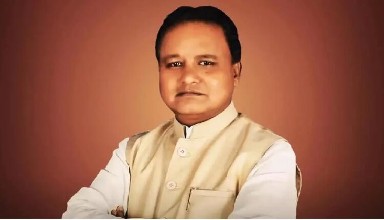 ଆରବିଆଇ ର ନବ ନିଯୁକ୍ତ ଡେପୁଟି ଗଭର୍ଣ୍ଣର ଶିରୀଶ ଚନ୍ଦ୍ର ମୁର୍ମୁଙ୍କୁ ମୁଖ୍ୟମନ୍ତ୍ରୀଙ୍କ ଶୁଭେଚ୍ଛା