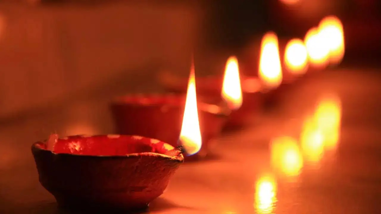 ପୁଣି ଉପୁଜିଲା ଦୀପାବଳି ପାଳନକୁ ନେଇ ଦ୍ୱନ୍ଦ୍ୱ