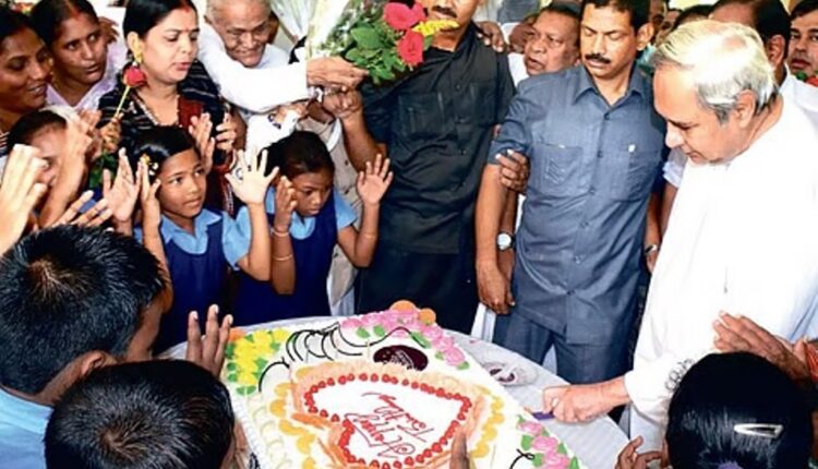 ନବୀନଙ୍କୁ ଜନ୍ମ ଦିନର ଶୁଭେଚ୍ଛା ଜଣାଇଲେ ମୁଖ୍ୟମନ୍ତ୍ରୀ
