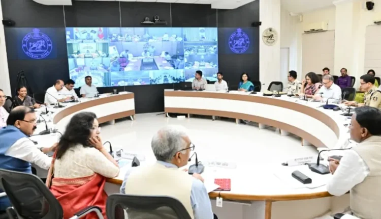 ‘ମନ୍ଥା’ କୁ ନେଇ ମୁଖ୍ୟମନ୍ତ୍ରୀଙ୍କ ସମୀକ୍ଷା ବୈଠକ,ଜିରୋ କାଜୁଆଲିଟି ଲକ୍ଷ୍ୟ